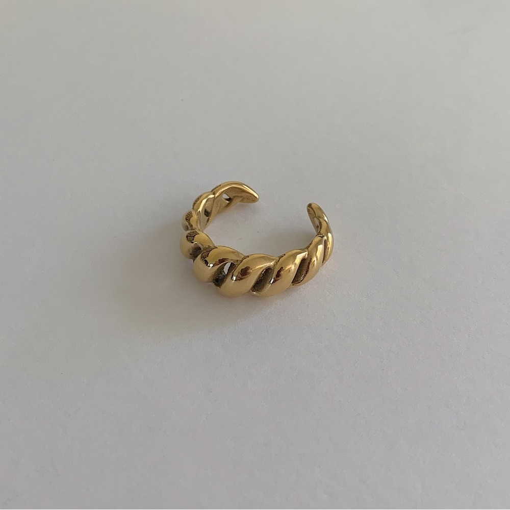 18k gold Twisty ring, twisted ring, stacking ring gold, gold croissant ring